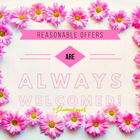 $5.95 SHIPPING SALE! Shop My Closet 🚪 for items shipping for $5.95 or Less! - Picture 5 of 7